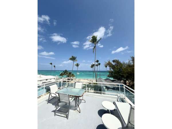 Oceanfront Penthouse With Ocean View In Exclusive