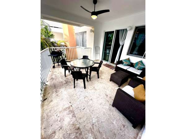 Comfortable Beachfront Condo In Playa Turquesa For