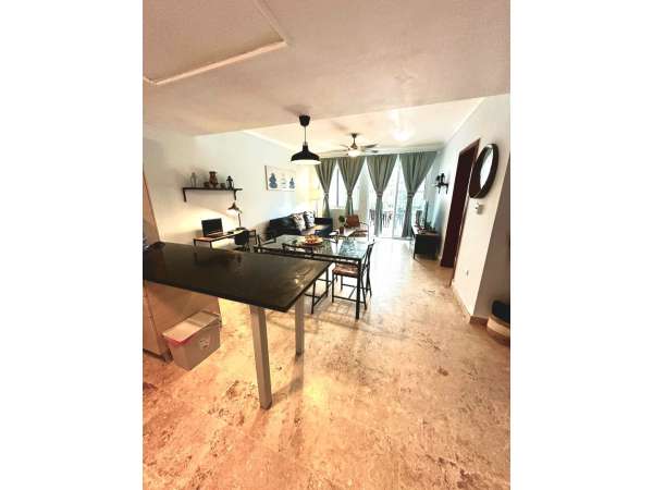 Comfortable Beachfront Condo In Playa Turquesa For