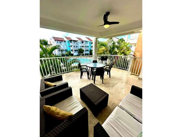 Comfortable Beachfront Condo In Playa Turquesa For