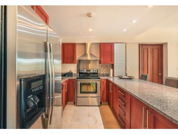 Modern 2-bedroom Apartment With Ocen View At Punta