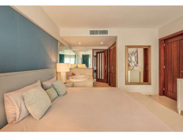 Modern 2-bedroom Apartment With Ocen View At Punta