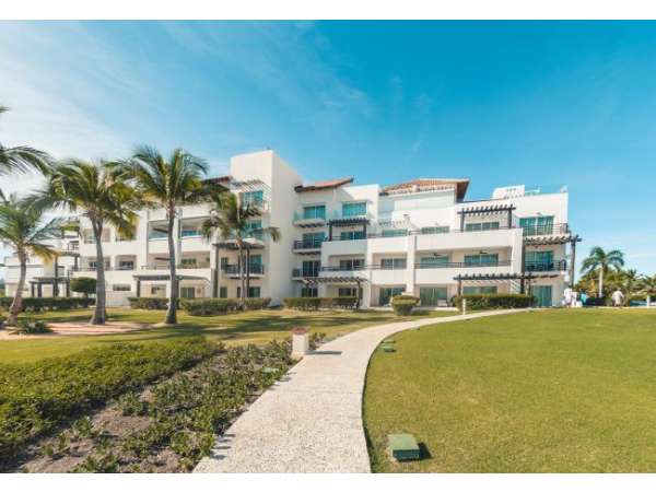 Modern 2-bedroom Apartment With Ocen View At Punta