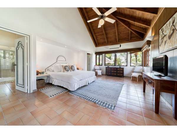 Charming 4-bedroom Villa For Sale In Barranca