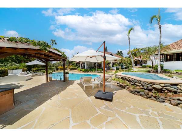 Charming 4-bedroom Villa For Sale In Barranca