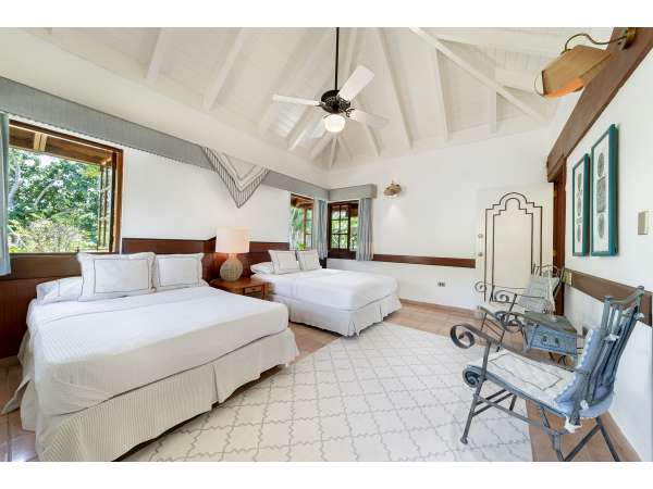 Charming 4-bedroom Villa For Sale In Barranca