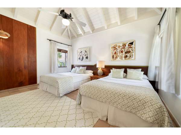 Charming 4-bedroom Villa For Sale In Barranca