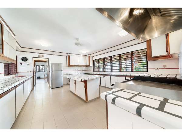 Charming 4-bedroom Villa For Sale In Barranca