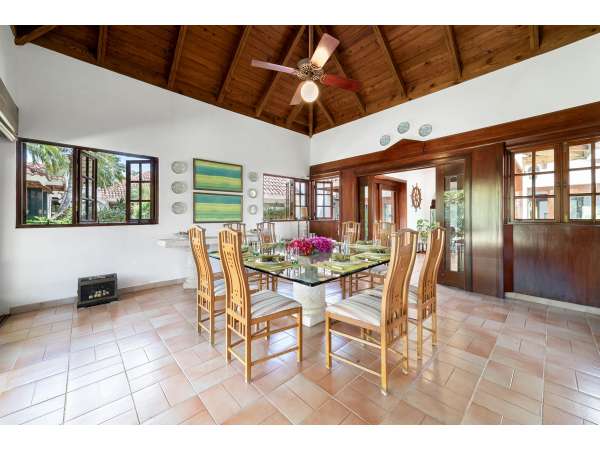 Charming 4-bedroom Villa For Sale In Barranca