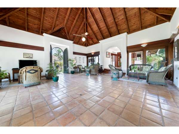 Charming 4-bedroom Villa For Sale In Barranca