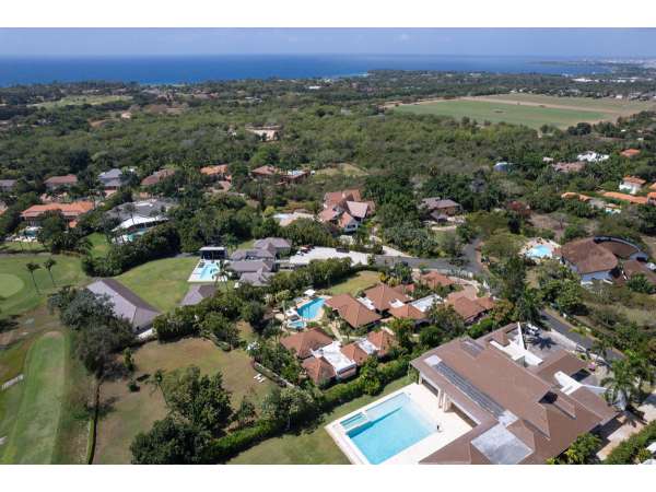 Charming 4-bedroom Villa For Sale In Barranca