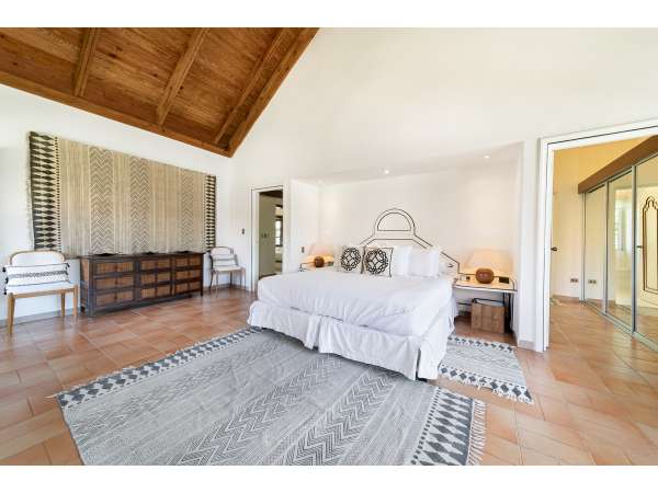 Charming 4-bedroom Villa For Sale In Barranca