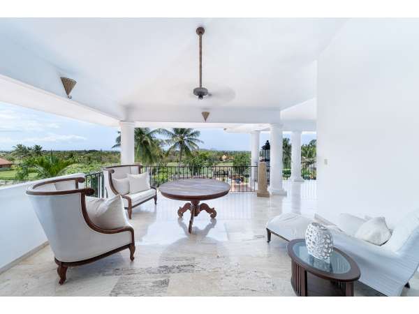 Stunning 6-bedroom Villa For Sale Inâ casa