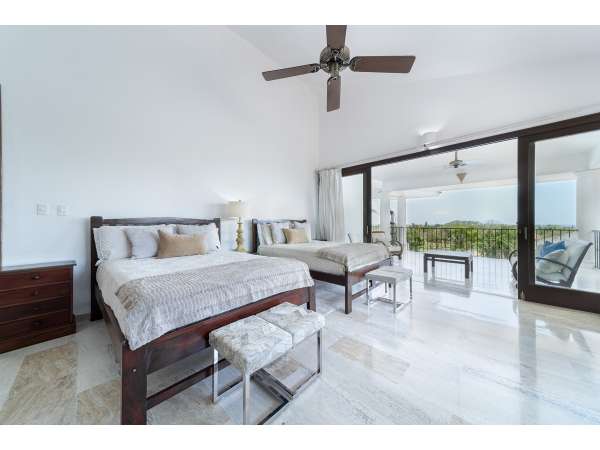 Stunning 6-bedroom Villa For Sale Inâ casa