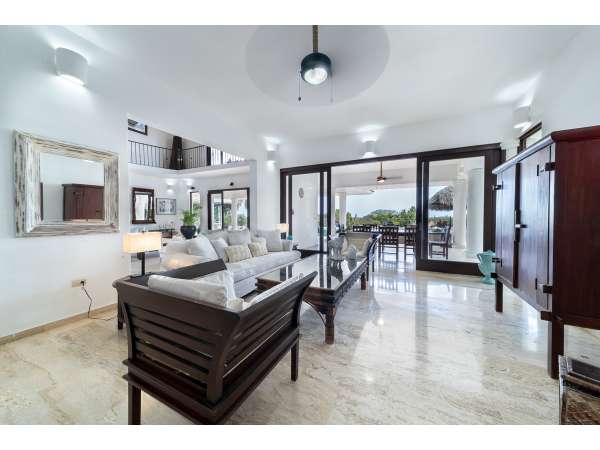 Stunning 6-bedroom Villa For Sale Inâ casa