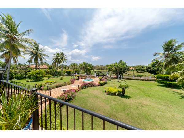 Stunning 6-bedroom Villa For Sale Inâ casa