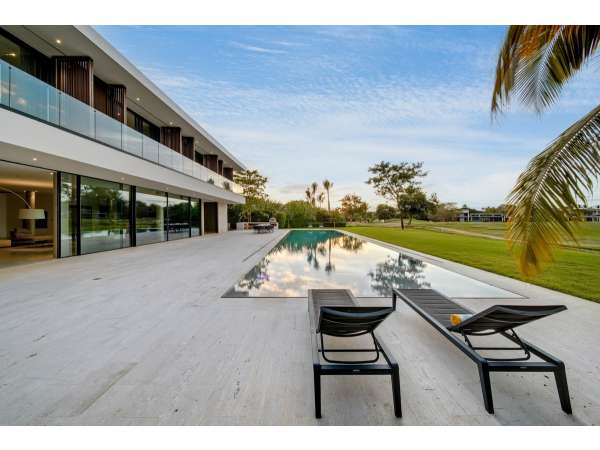 Elegant Golf View Residence In El Valle -