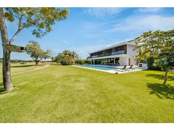 Elegant Golf View Residence In El Valle -