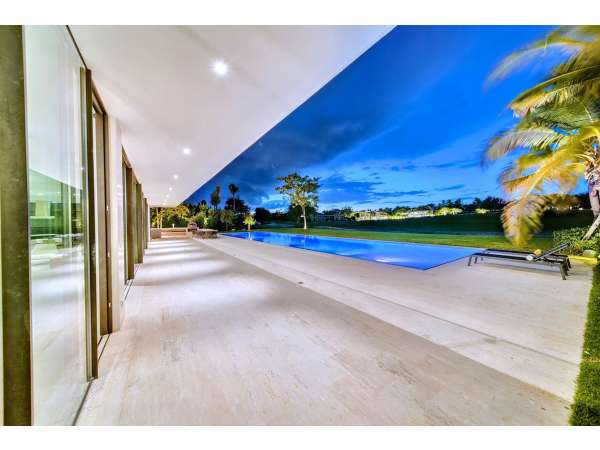 Elegant Golf View Residence In El Valle -