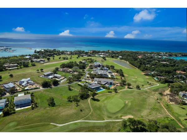 Elegant Golf View Residence In El Valle -