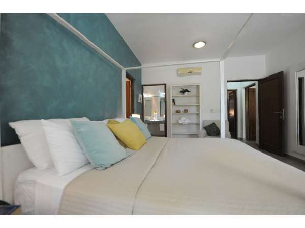 Infiniti Blu 2-bedroom Garden Condo With Pool