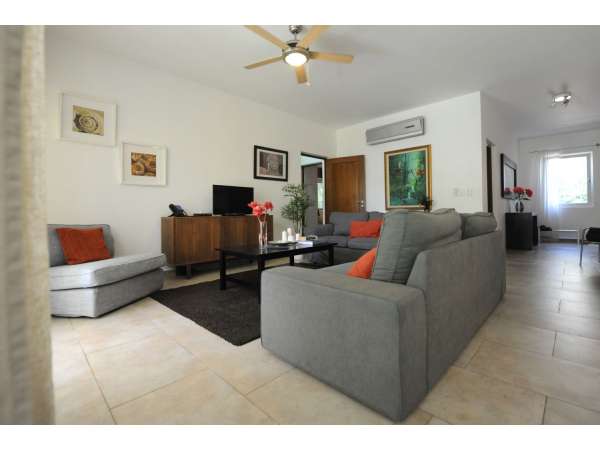 Infiniti Blu 2-bedroom Garden Condo With Pool