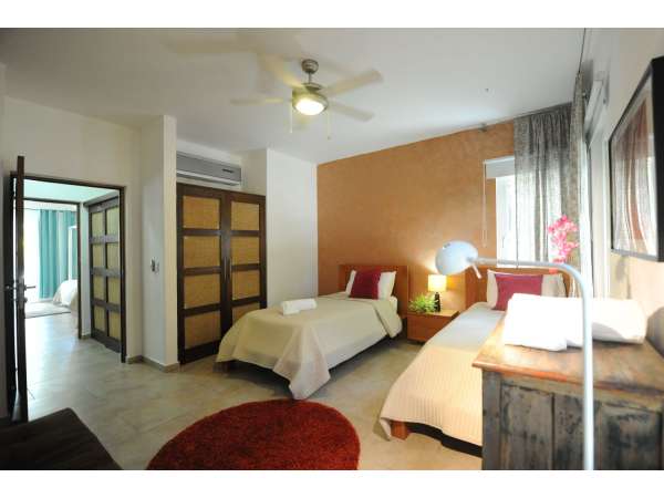 Infiniti Blu 2-bedroom Garden Condo With Pool
