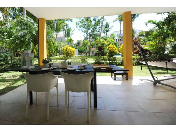 Infiniti Blu 2-bedroom Garden Condo With Pool