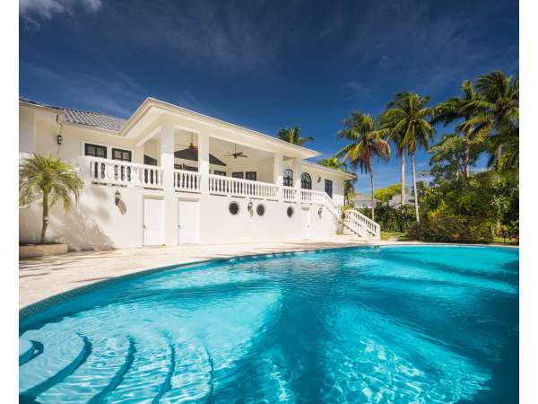 Extraordinary Villa In The Prestigious Sea Horse