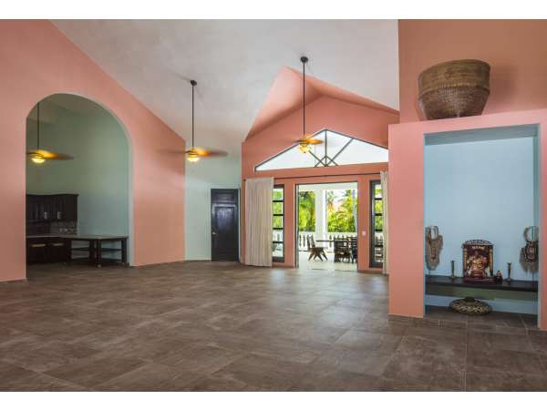 Extraordinary Villa In The Prestigious Sea Horse