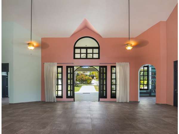 Extraordinary Villa In The Prestigious Sea Horse