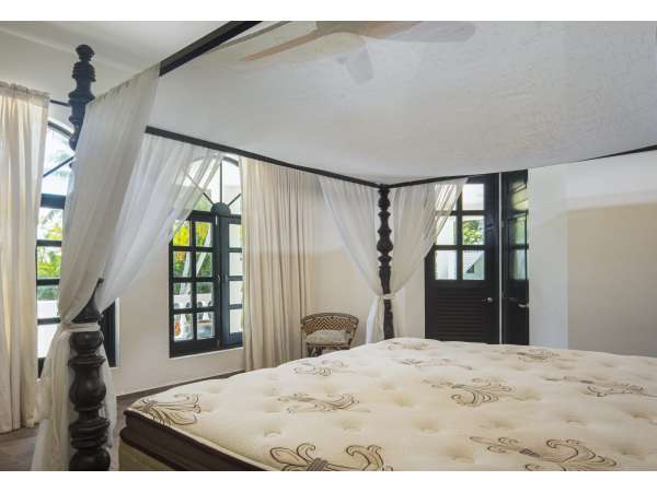 Extraordinary Villa In The Prestigious Sea Horse