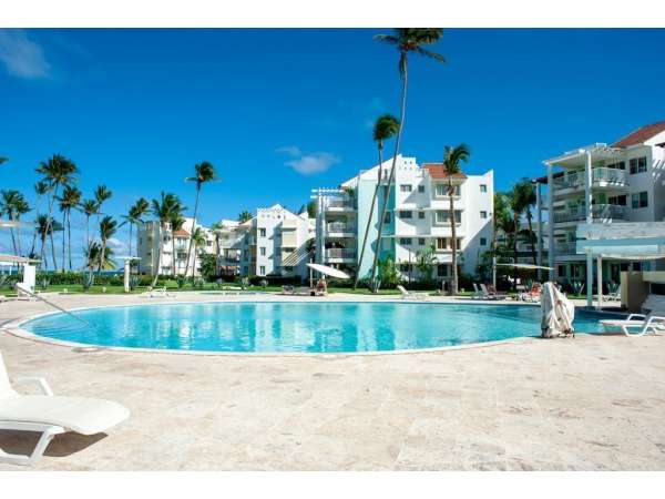 Beachfront 2-bedroom Condo