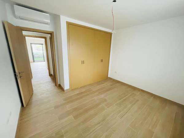 Modern Ground-floor Condo With Direct Pool Access