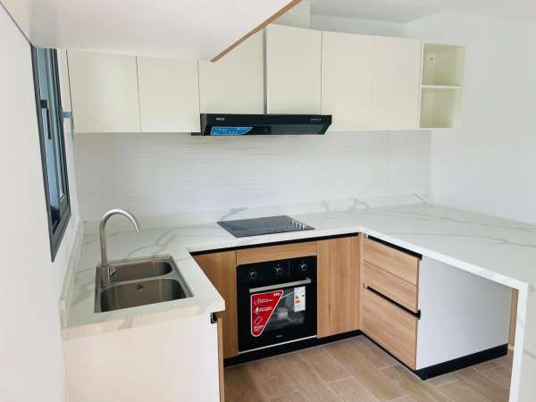 Modern Ground-floor Condo With Direct Pool Access