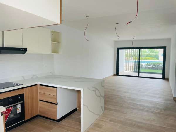 Modern Ground-floor Condo With Direct Pool Access