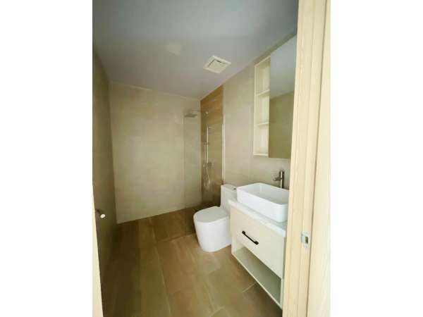 Modern Ground-floor Condo With Direct Pool Access