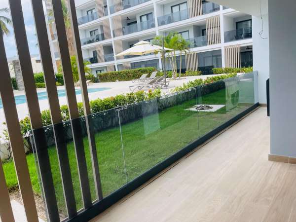 Modern Ground-floor Condo With Direct Pool Access