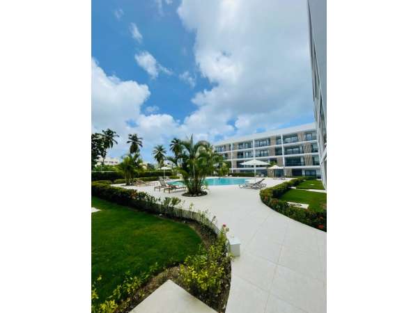 Modern Ground-floor Condo With Direct Pool Access