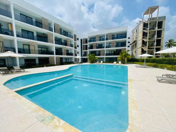 Modern Ground-floor Condo With Direct Pool Access