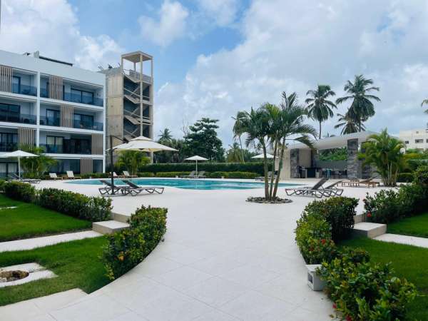 Modern Ground-floor Condo With Direct Pool Access