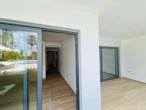 Modern Ground-floor Condo With Direct Pool Access